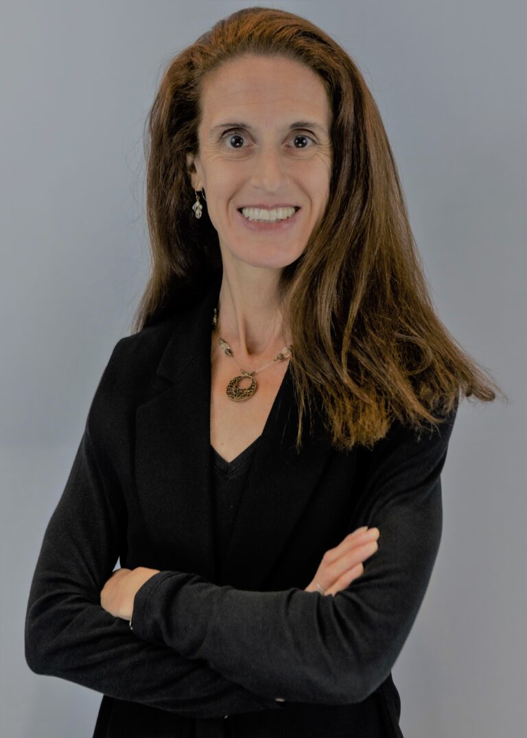 Julie DiMauro Headshot